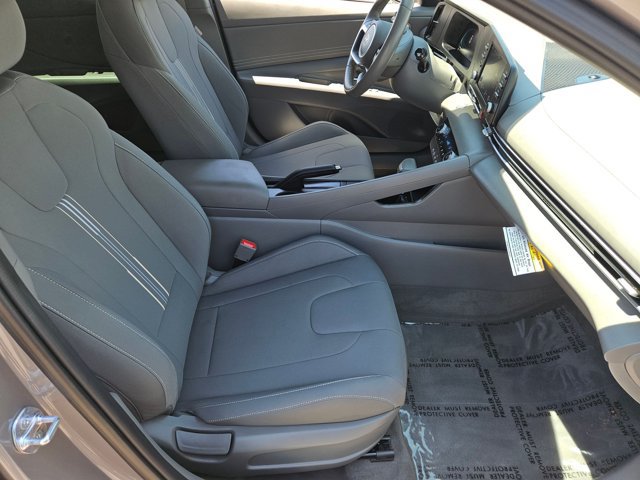 Used 2025 Hyundai Elantra Sport FWD image 23