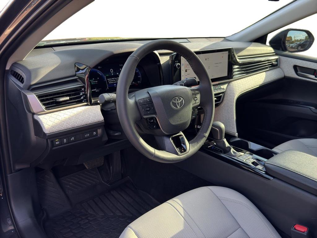 Used 2026 Toyota Camry XLE FWD image 7