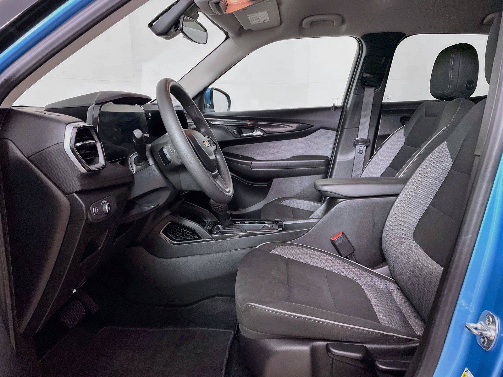 Used 2025 Chevrolet TrailBlazer LT AWD/4WD image 5