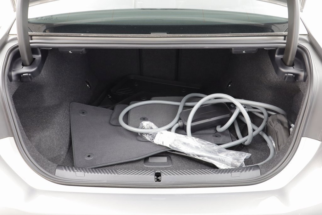 Certified 2025 BMW i5 M60 w/ Premium Package image 18