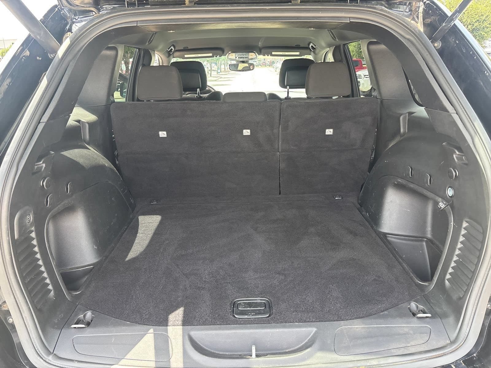 Used 2021 Jeep Grand Cherokee Freedom Edition RWD image 15