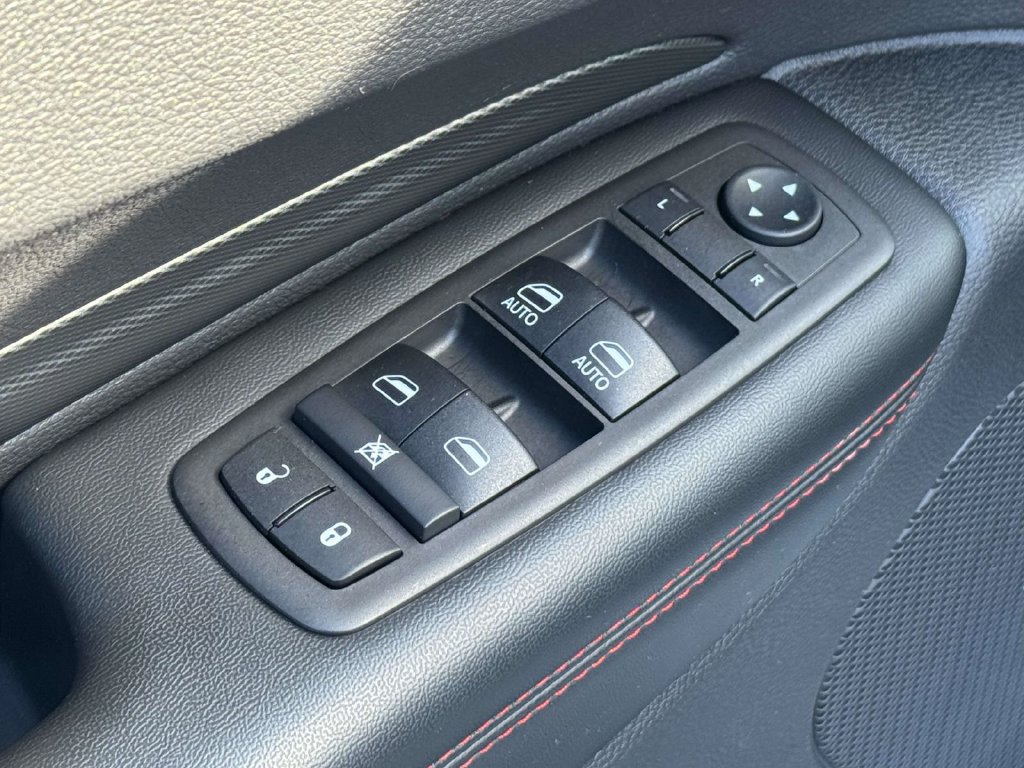 Used 2025 Dodge Durango GT AWD/4WD image 27