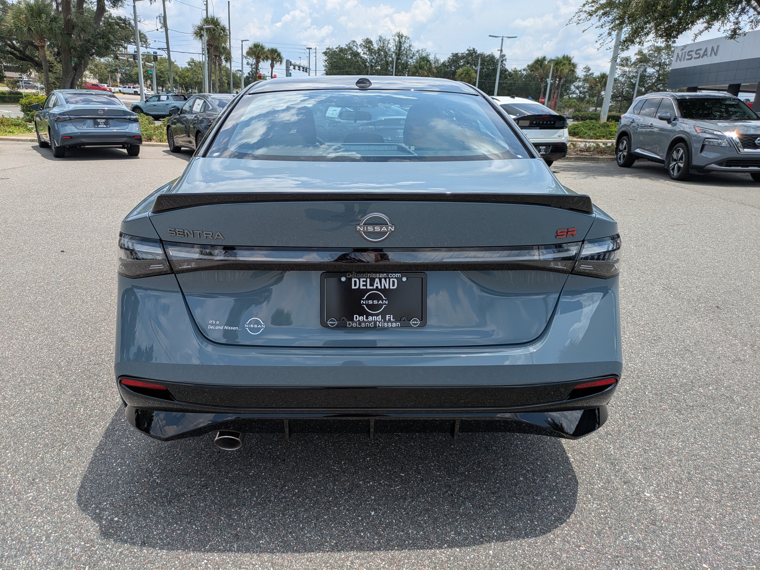 New 2026 Nissan Sentra SR w/ Floor Mat Package FWD image 5