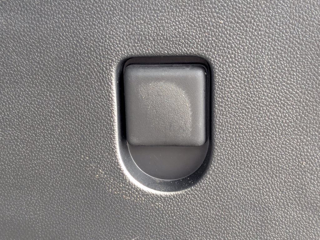 Used 2024 Chevrolet Traverse LS AWD/4WD image 15