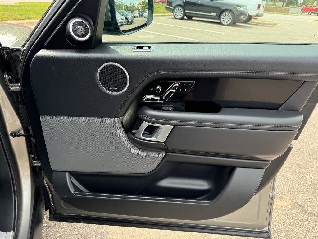 Used 2018 Land Rover Range Rover HSE AWD/4WD image 38