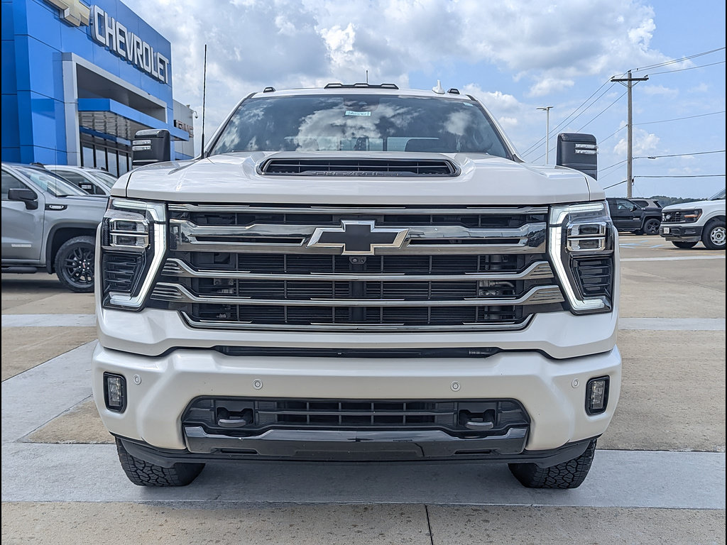 Used 2024 Chevrolet Silverado 2500 High Country w/ High Country Premium Package AWD/4WD image 11