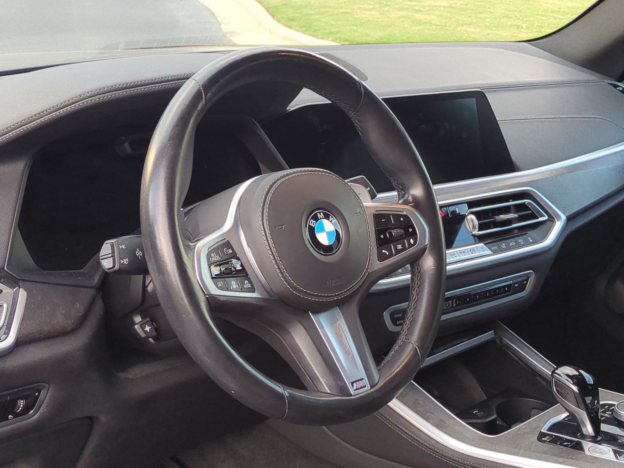 Used 2022 BMW X5 xDrive40i w/ M Sport Package AWD/4WD image 18