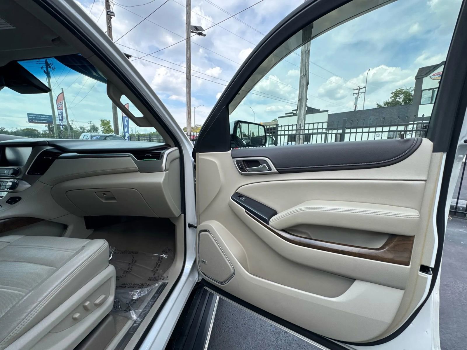 Used 2019 GMC Yukon XL Denali image 16