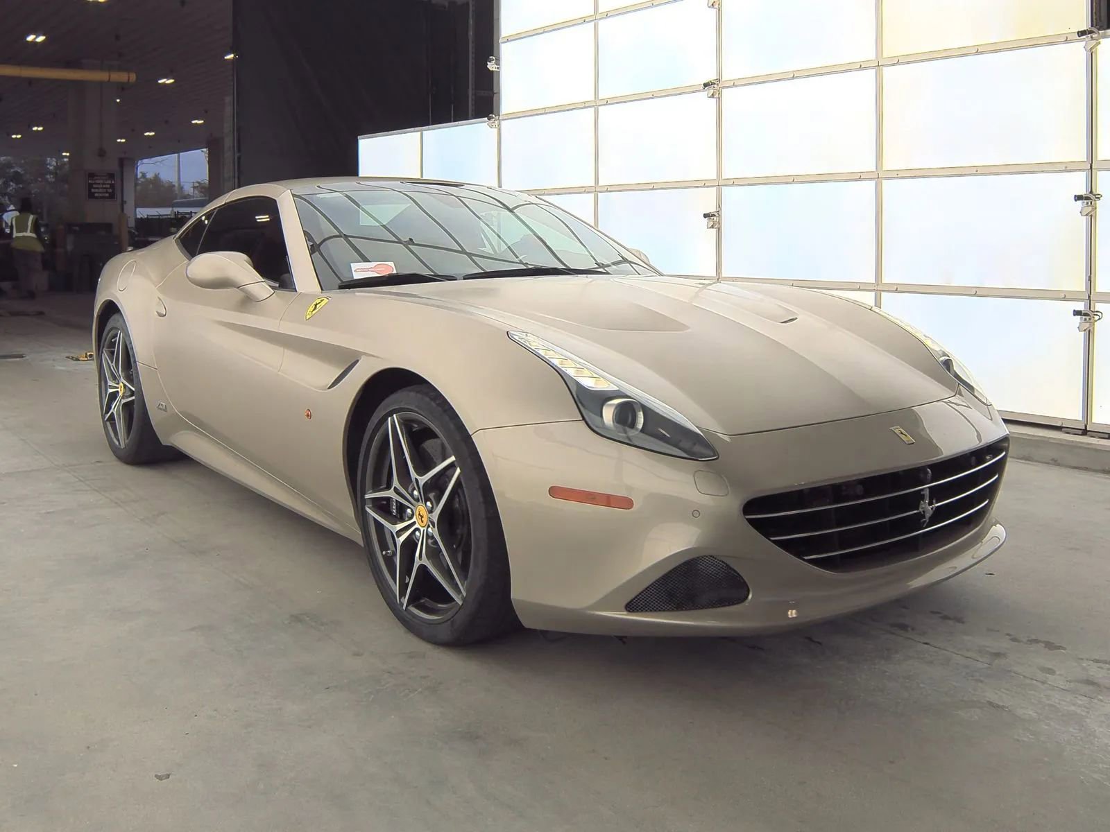 Used 2018 Ferrari California T image 4