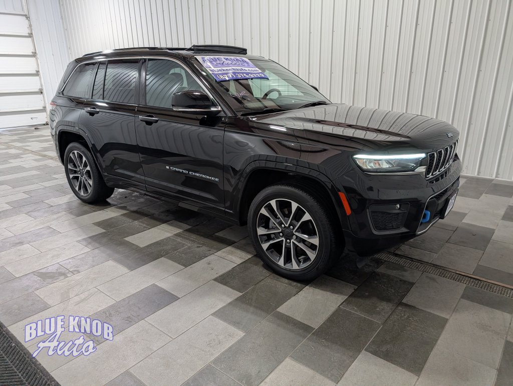 Used 2023 Jeep Grand Cherokee Overland w/ Advanced Protech Group III AWD/4WD image 5