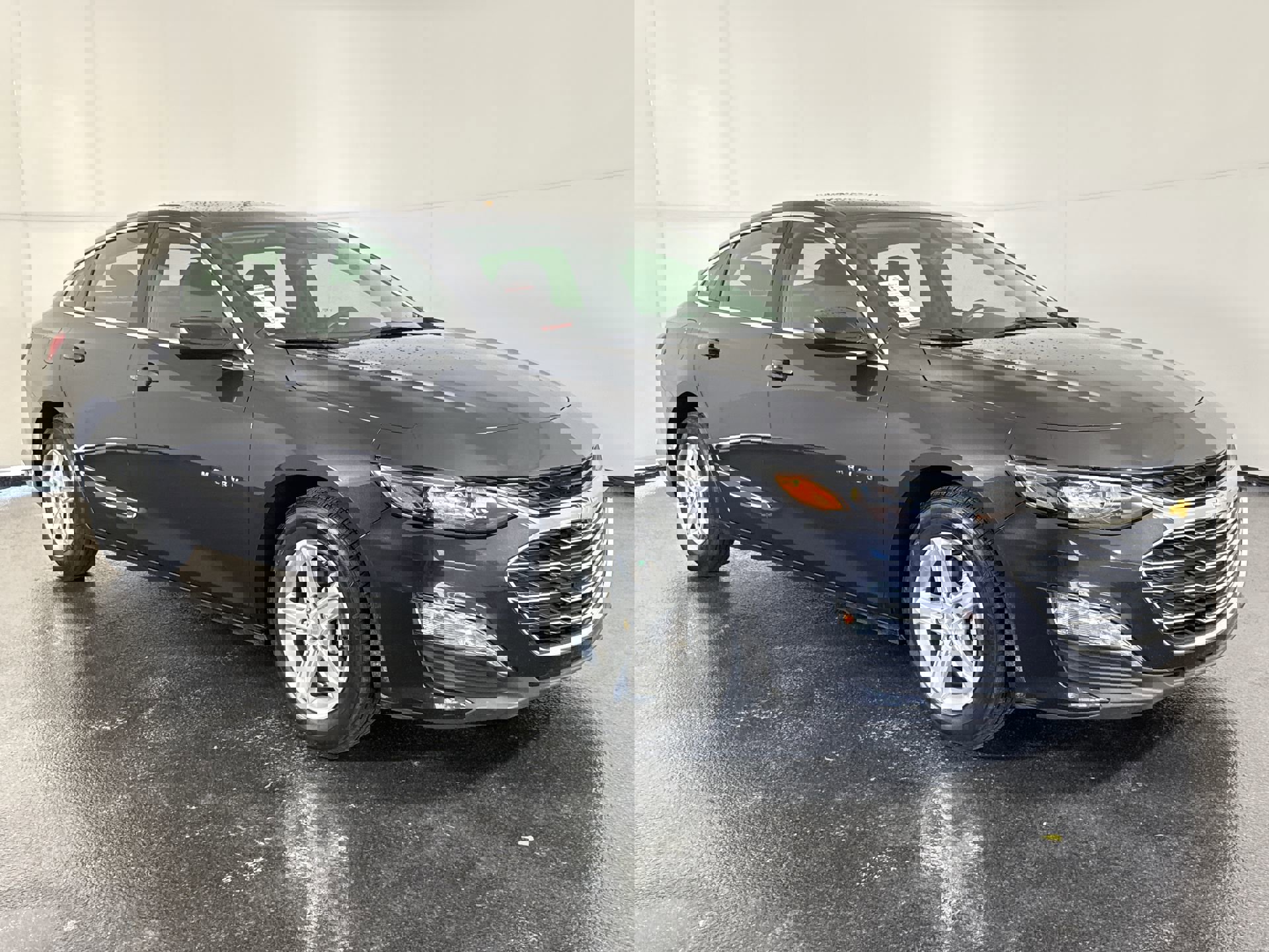 Used 2023 Chevrolet Malibu LT image 2
