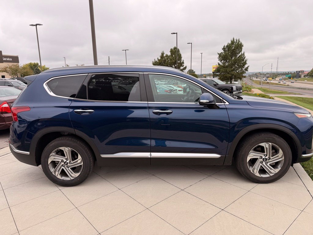 Used 2022 Hyundai Santa Fe SEL w/ Convenience + Premium Package FWD image 10