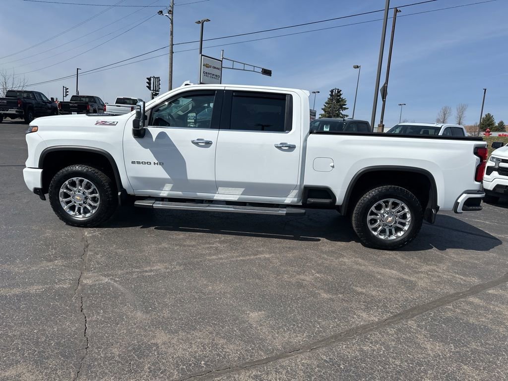 Used 2024 Chevrolet Silverado 2500 LTZ w/ LTZ Plus Package image 6
