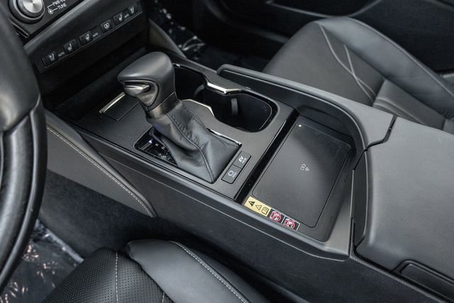 Used 2025 Lexus ES 300h w/ Luxury Package image 10