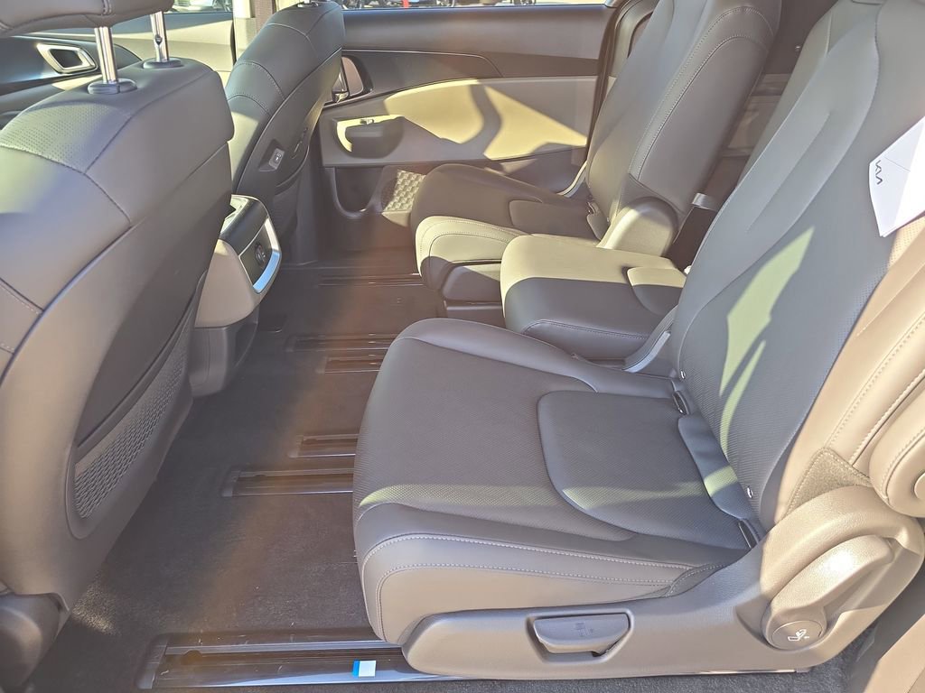 New 2026 Kia Carnival FWD image 16