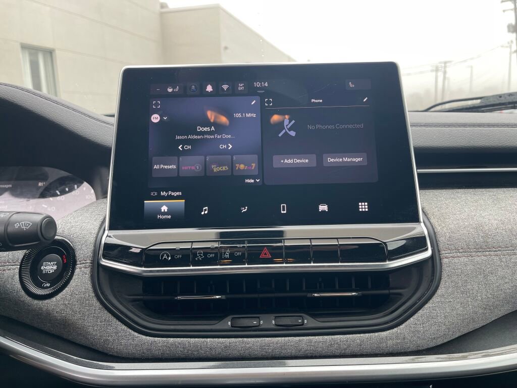 Used 2024 Jeep Compass Latitude image 9