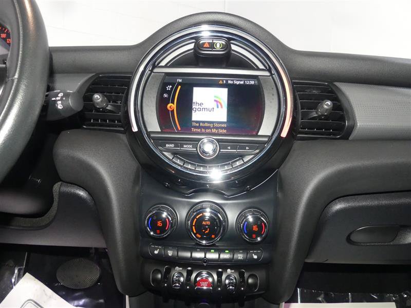 Used 2020 MINI Cooper 2-Door Hardtop w/ Storage Package FWD image 32