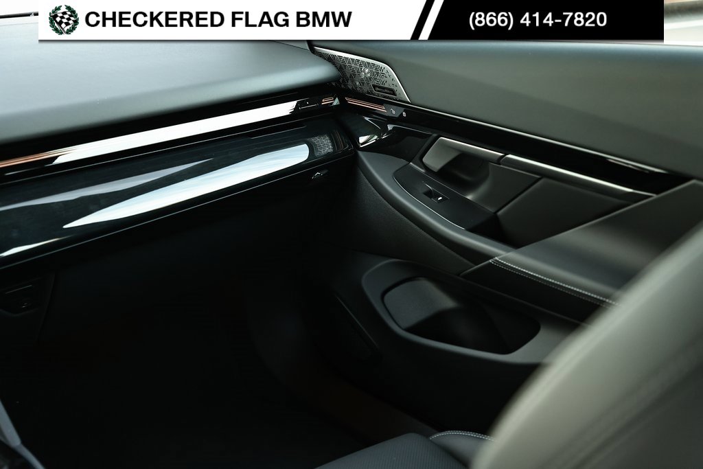 Certified 2025 BMW 530i w/ Premium Package image 29