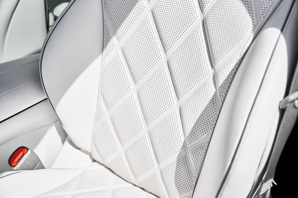 Used 2024 Mercedes-Benz Maybach EQS 680 4MATIC image 50