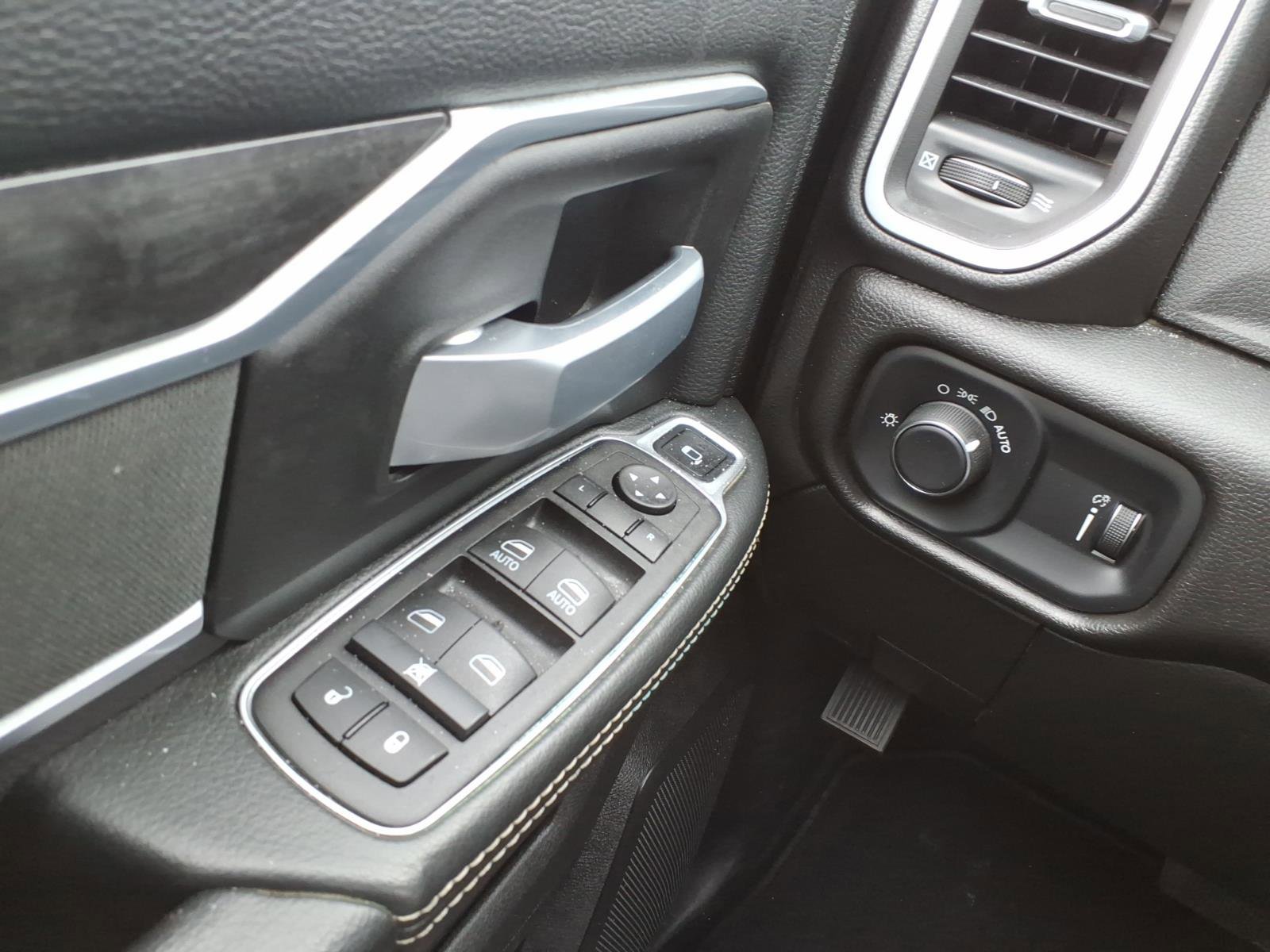 Used 2024 RAM 3500 SLT w/ Quick Order Package 2YG SLT image 19