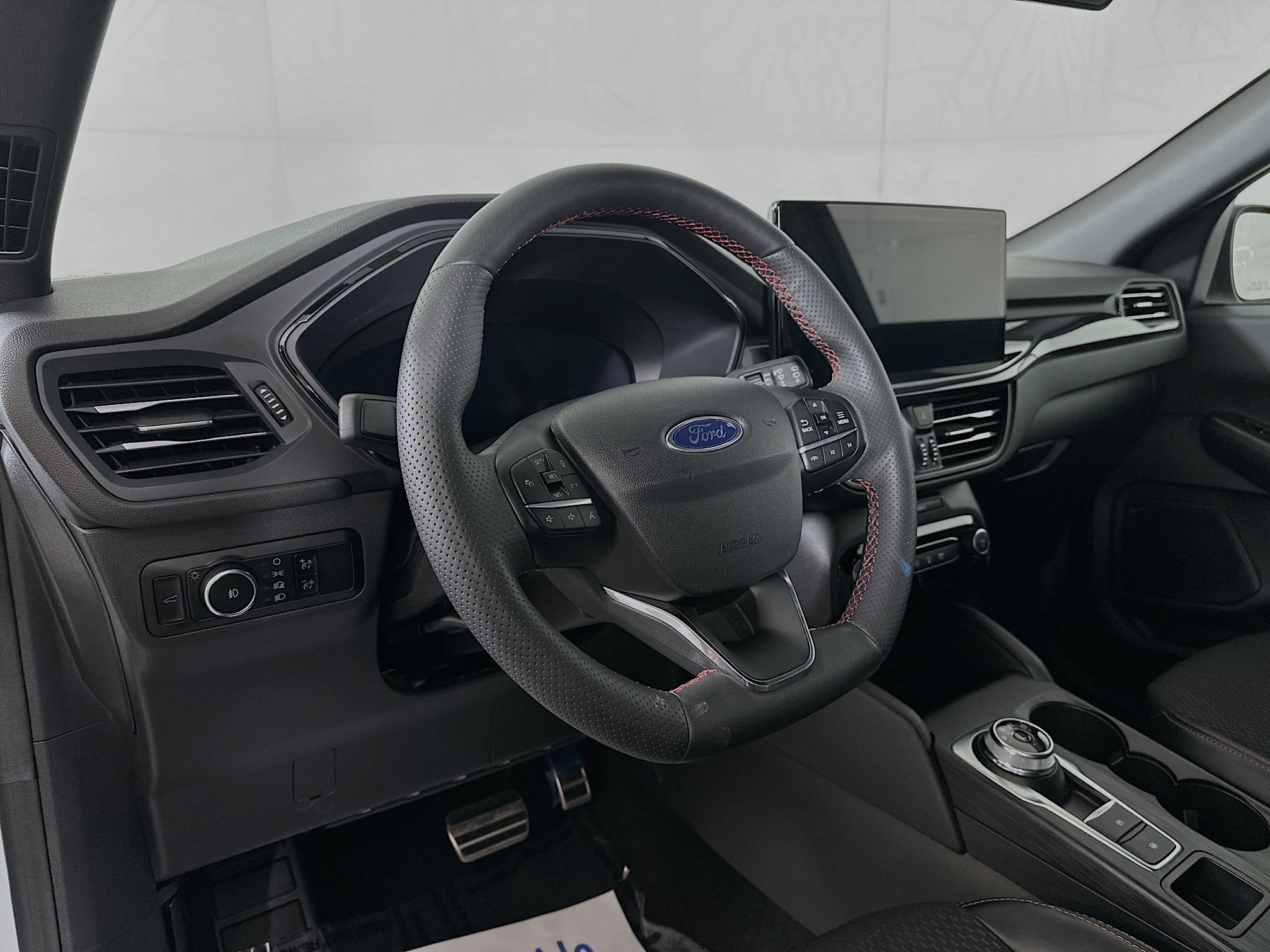 Used 2023 Ford Escape ST-Line Select w/ Tech Pack #2 AWD/4WD image 9