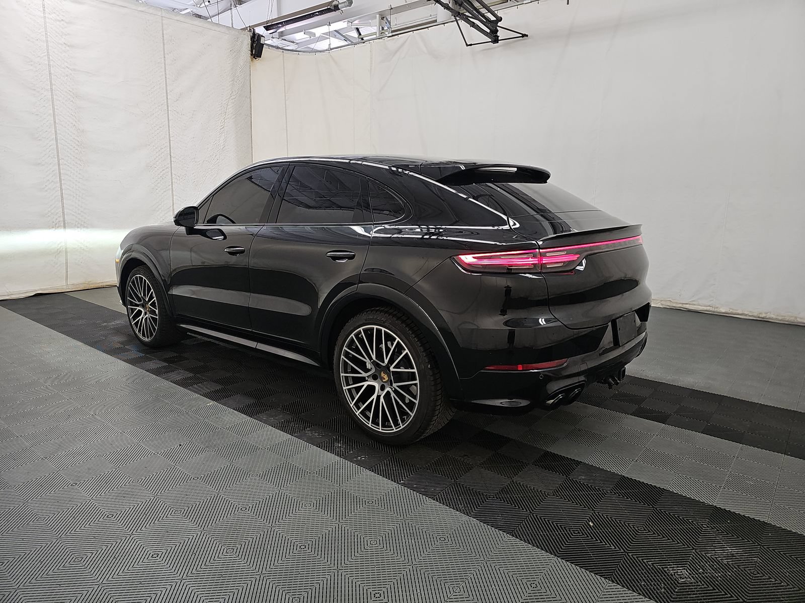 Used 2023 Porsche Cayenne Turbo AWD/4WD image 8