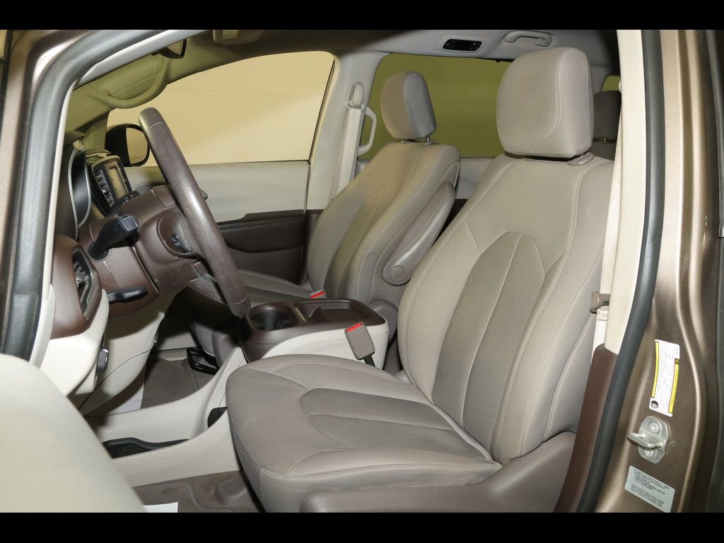 Used 2017 Chrysler Pacifica Touring Plus FWD image 13