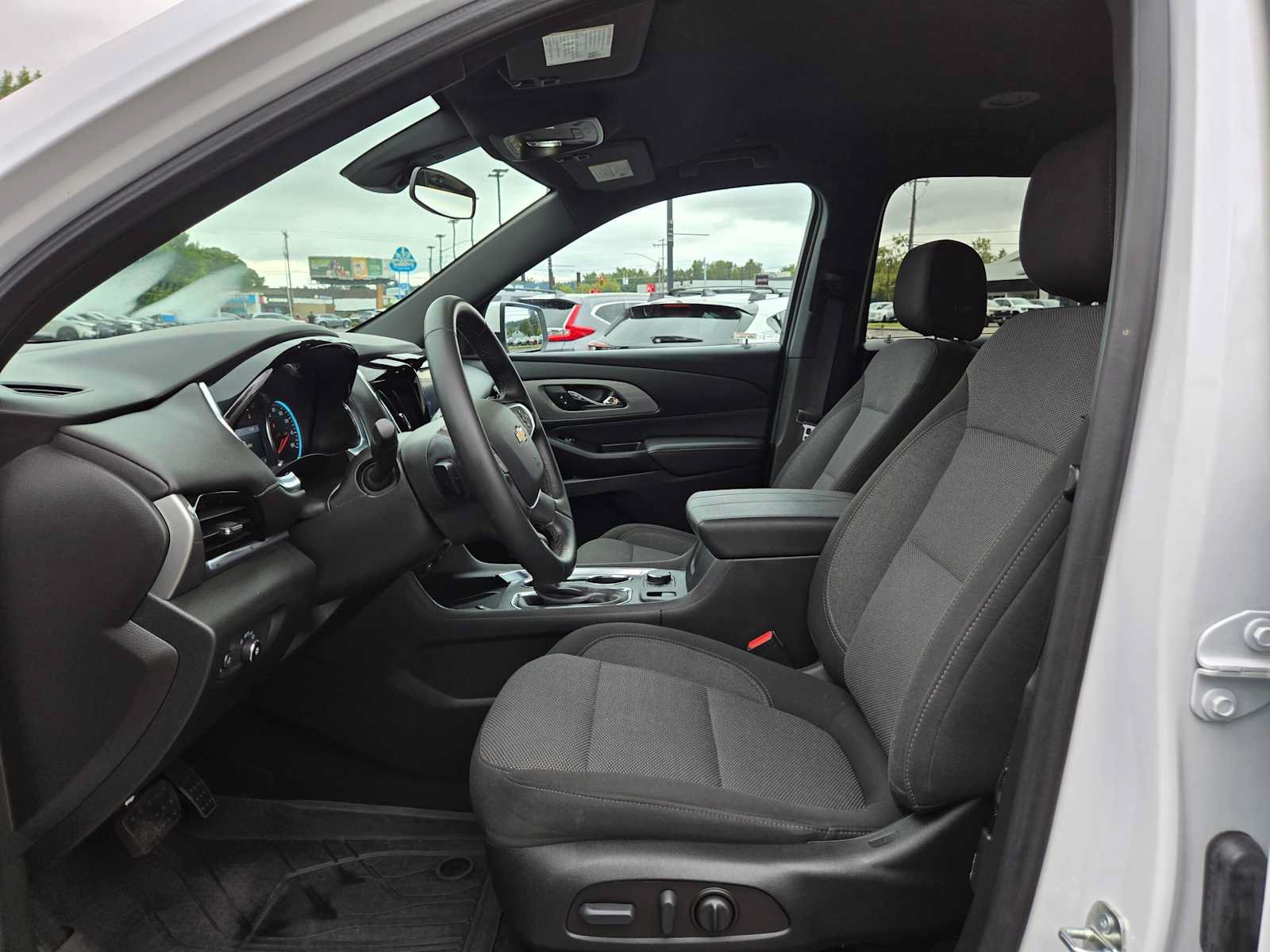 Used 2023 Chevrolet Traverse LT w/ LPO, Floor Liner Package AWD/4WD image 21