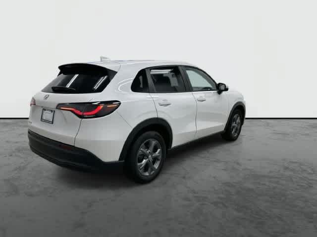 Certified 2027 Honda HR-V LX image 4