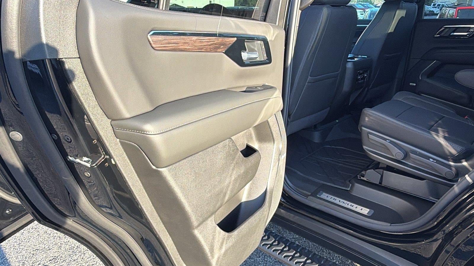 New 2026 Chevrolet Tahoe Z71 w/ Comfort Package AWD/4WD image 18