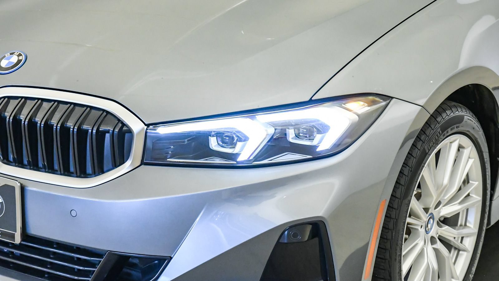 Certified 2023 BMW 330e xDrive w/ Premium Package AWD/4WD image 9