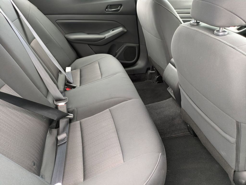 Used 2025 Nissan Altima 2.5 SV FWD image 30