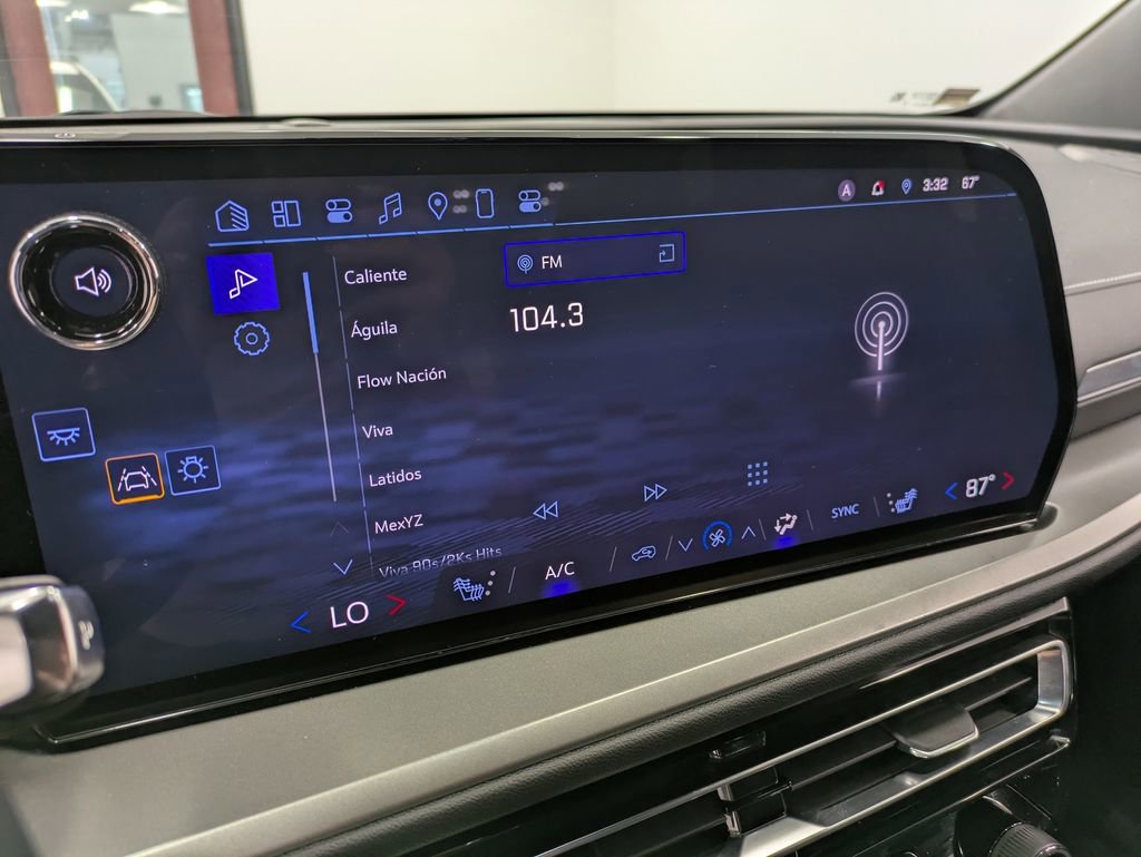 Used 2024 Chevrolet Traverse LS w/ LPO, Floor Liner Package FWD image 13