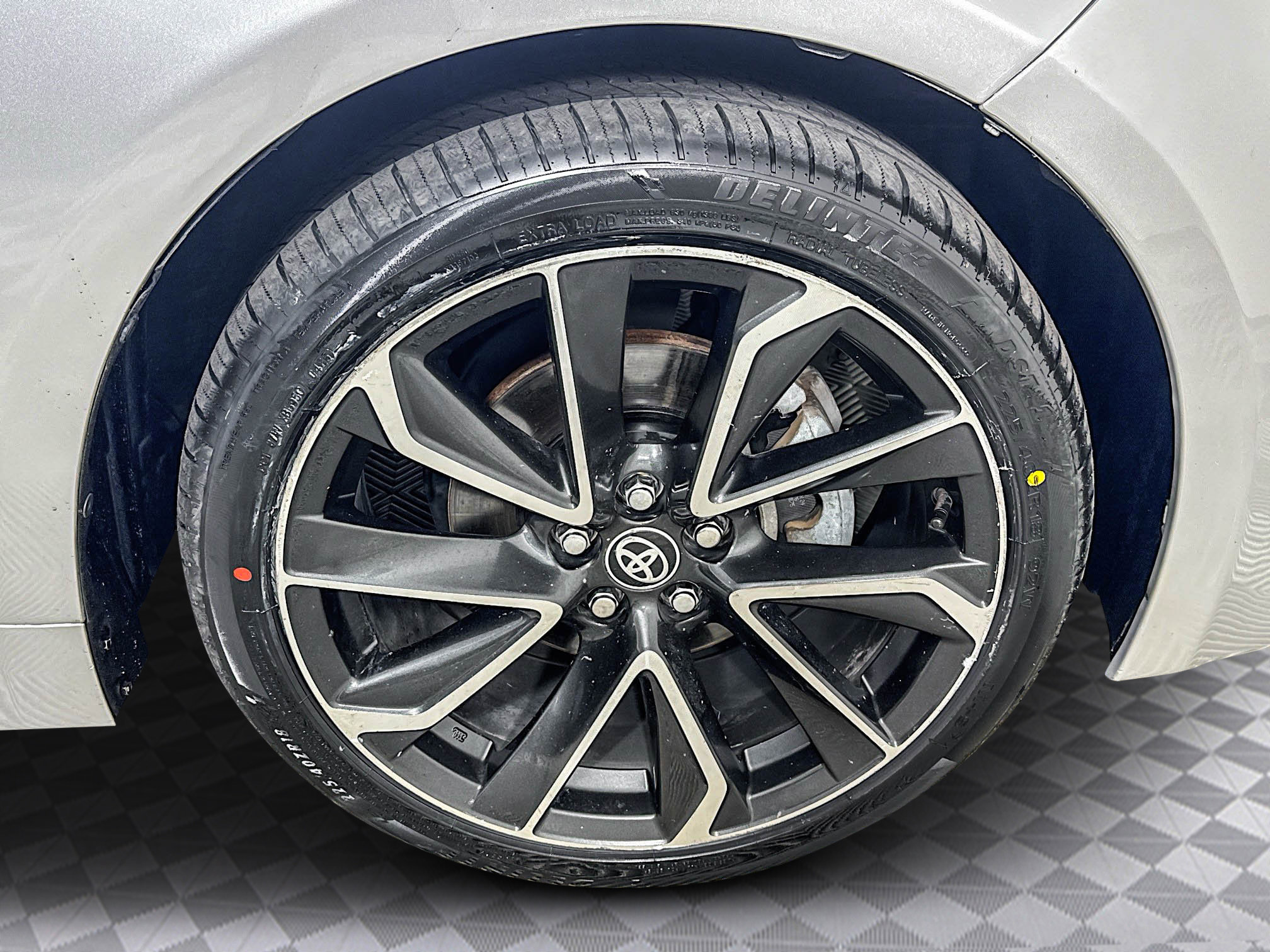 Used 2020 Toyota Corolla XSE image 37