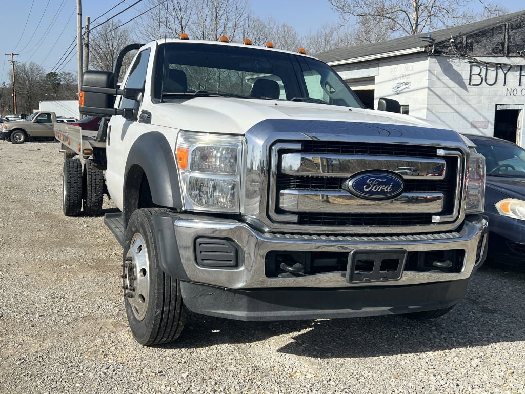 Used 2015 Ford F550 2WD Regular Cab Super Duty image 2