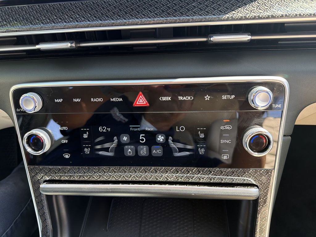 Used 2025 Genesis GV80 3.5T e-SC image 17