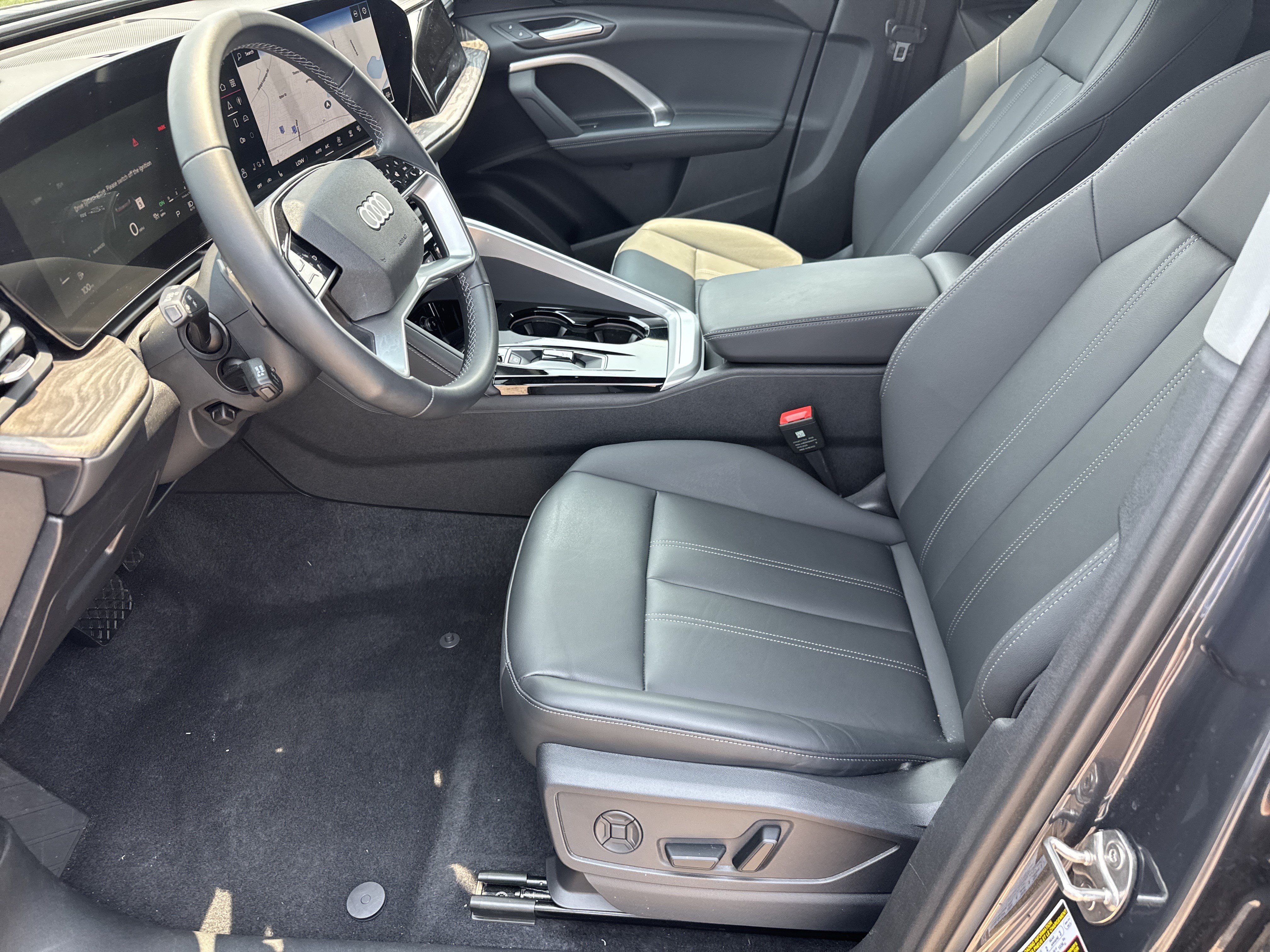 Certified 2025 Audi Q5 Premium AWD/4WD image 5