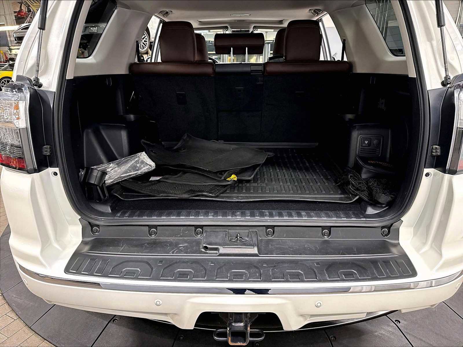 Used 2023 Toyota 4Runner Limited AWD/4WD image 37