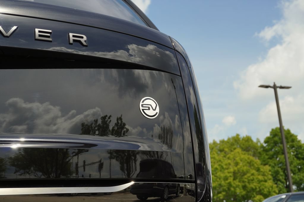 New 2026 Land Rover Range Rover SV AWD/4WD image 9