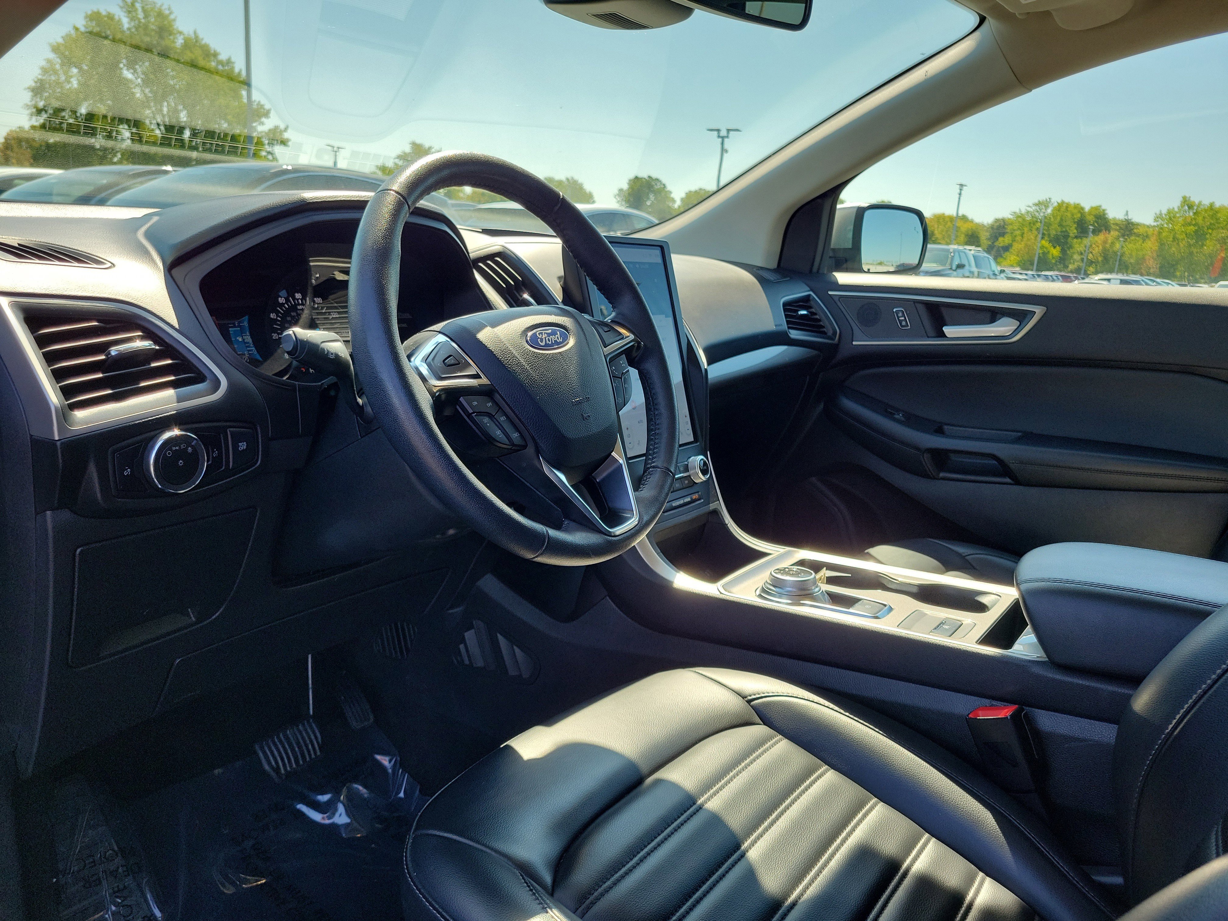Used 2024 Ford Edge SEL image 19