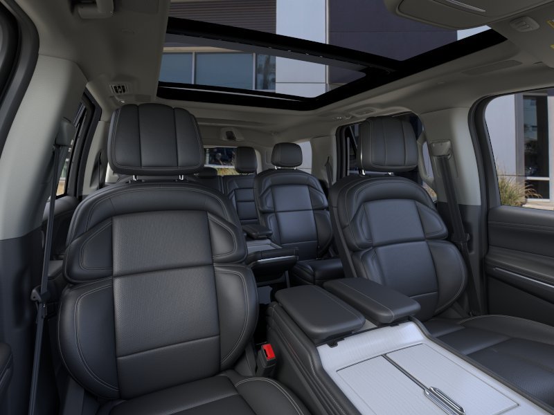 New 2026 Lincoln Navigator Reserve AWD/4WD image 10