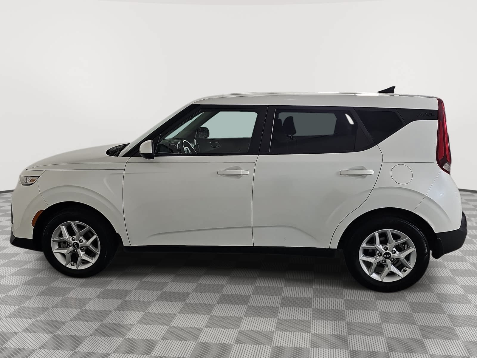 Used 2020 Kia Soul S FWD image 5