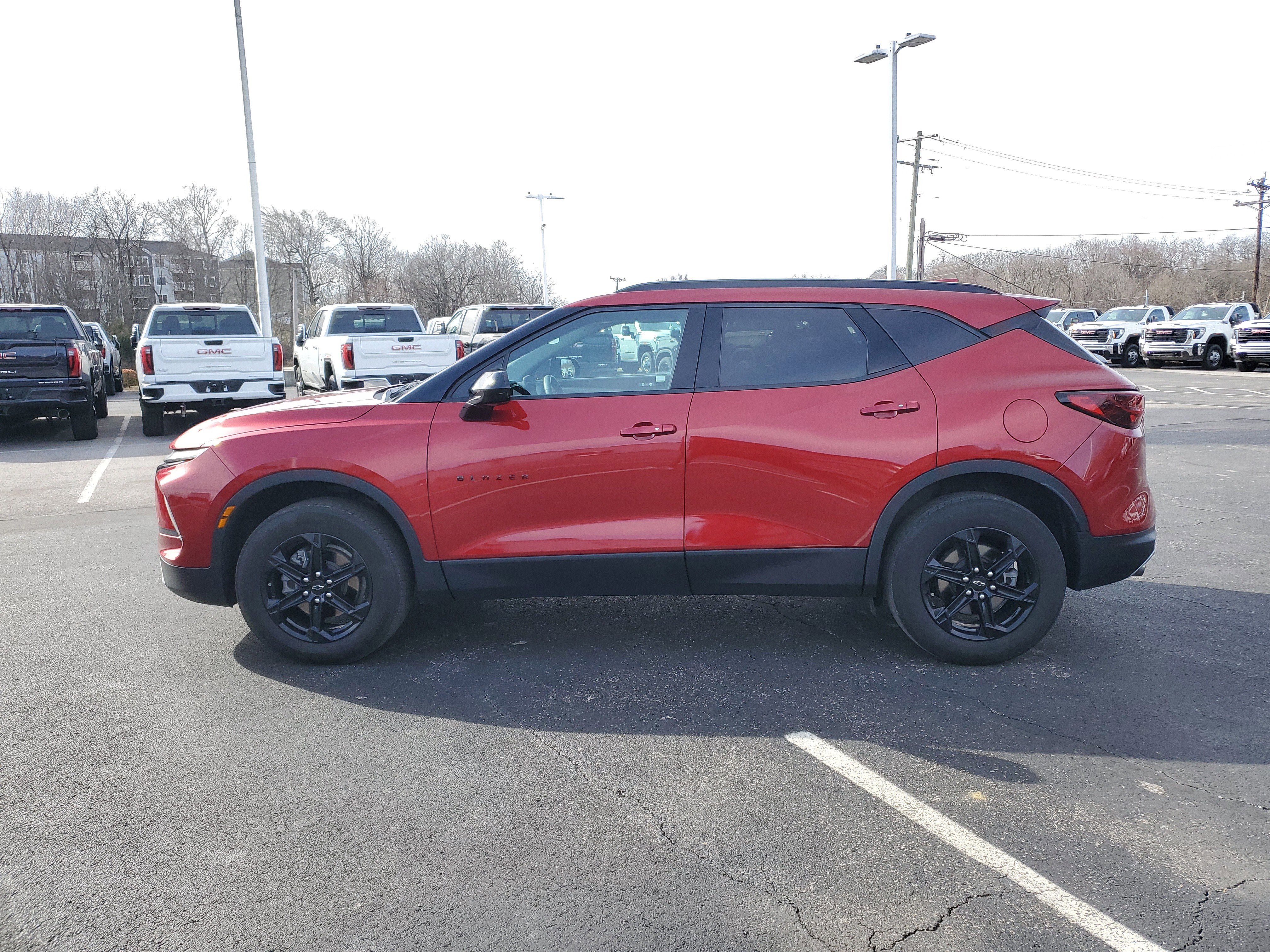 Used 2023 Chevrolet Blazer LT w/ Midnight/Sport Edition image 8