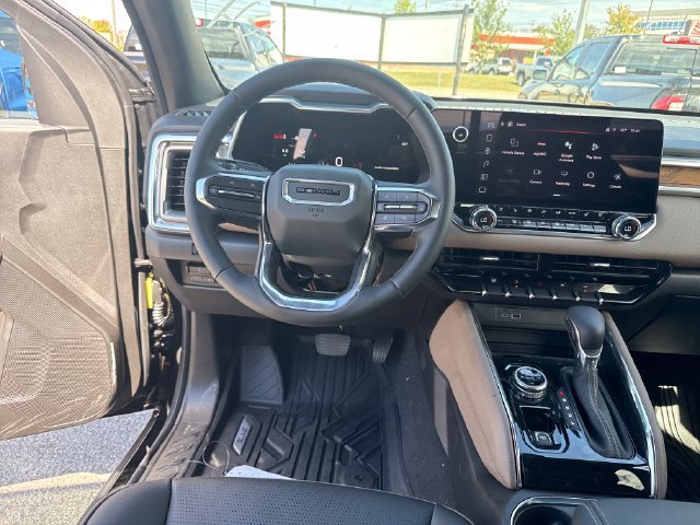 New 2026 GMC Canyon Denali w/ LPO, Denali Black Edition AWD/4WD image 16