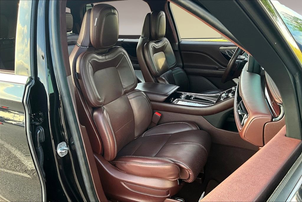 Used 2023 Lincoln Aviator Black Label w/ Dynamic Handling Package image 7