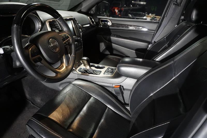 Used 2017 Jeep Grand Cherokee Overland w/ Jeep Active Safety Group image 10