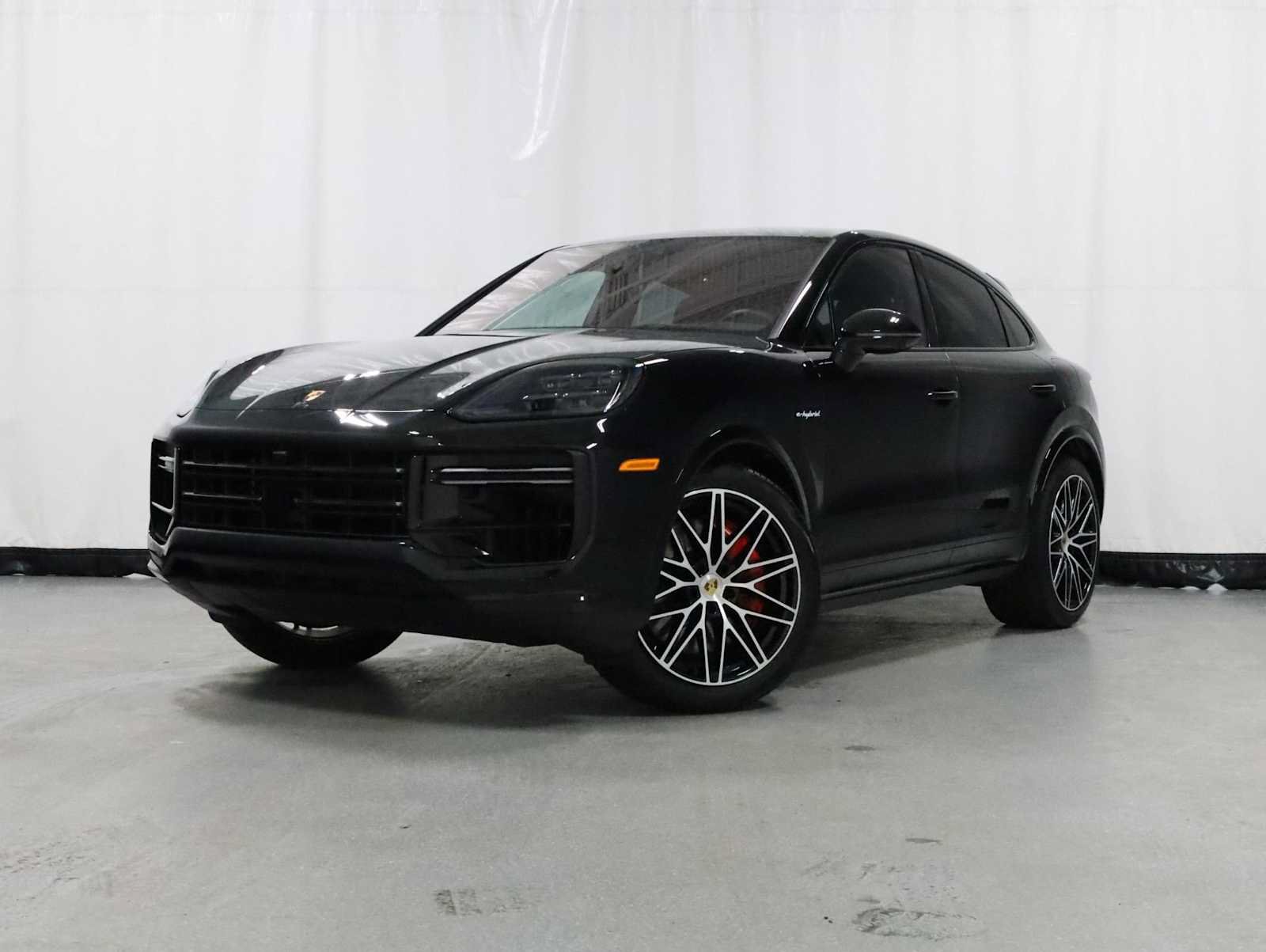 Certified 2024 Porsche Cayenne Turbo AWD/4WD image 1