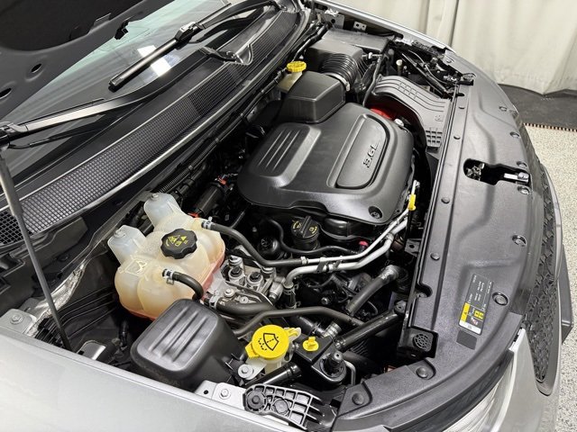 Used 2021 Chrysler Pacifica Touring-L w/ Uconnect Theater Family Group image 24