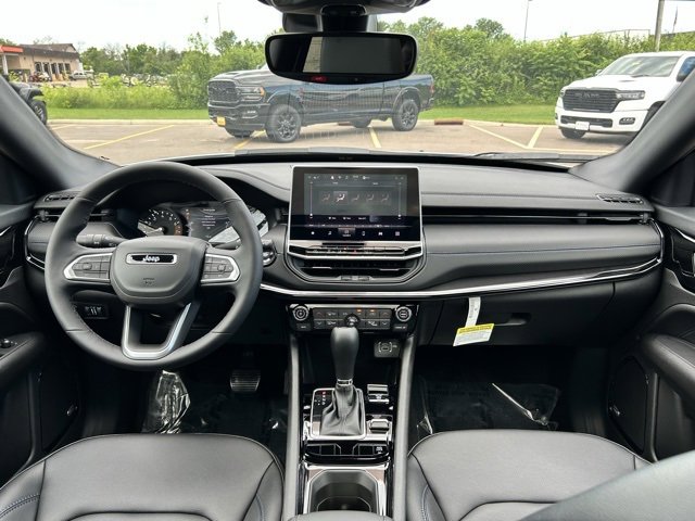 New 2025 Jeep Compass Limited w/ Sun & Sound Group image 12