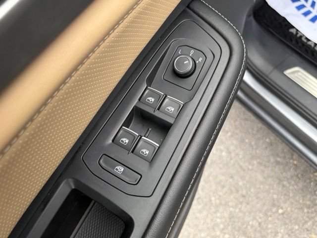 Used 2024 Volkswagen Atlas Cross Sport SE w/ Black Wheel Package AWD/4WD image 12